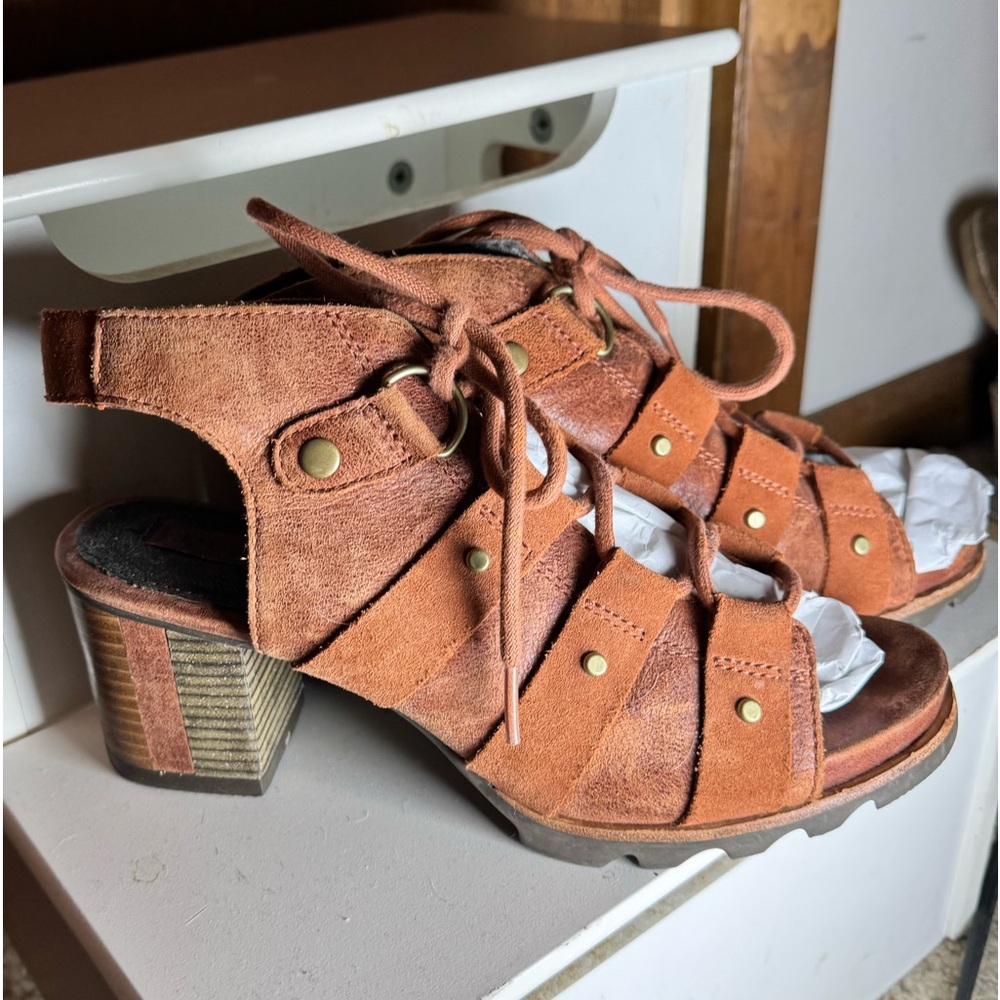 SOREL strappy sandals in a rustic tan-red size 7.5 for sale.